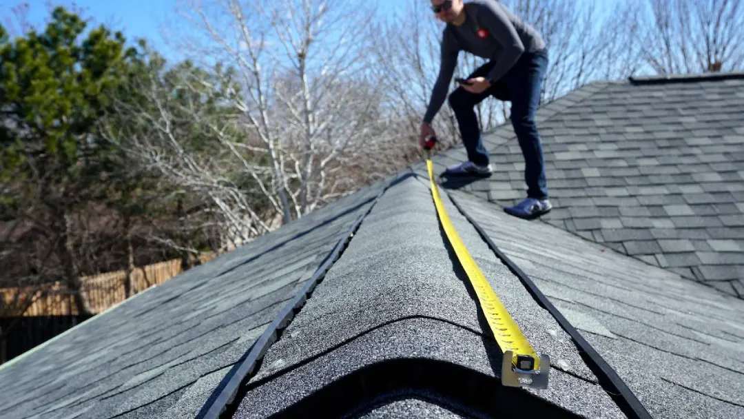 Common Signs that Your Roof Needs Replacing or Repairing